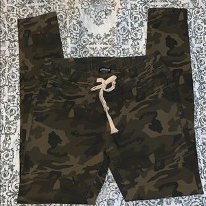 Army pants 🌴 (SOLD)